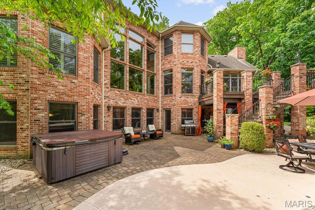 Godfrey, Illinois 62035, United States, 5 Bedrooms Bedrooms, ,6 BathroomsBathrooms,Residential,Active,141024