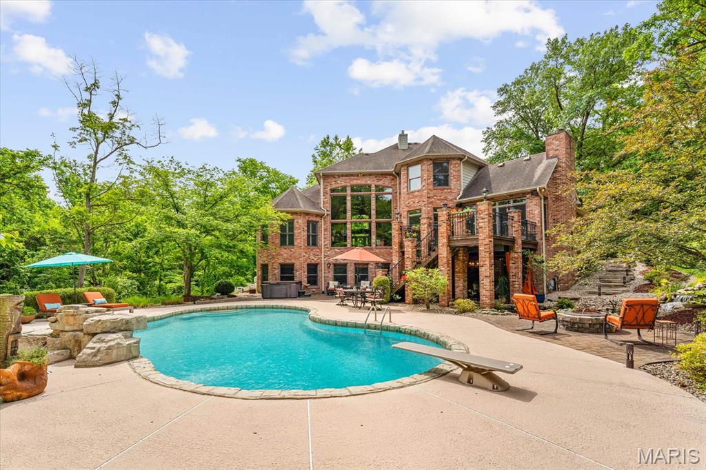 Godfrey, Illinois 62035, United States, 5 Bedrooms Bedrooms, ,6 BathroomsBathrooms,Residential,Active,141024