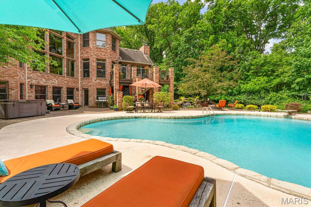 Godfrey, Illinois 62035, United States, 5 Bedrooms Bedrooms, ,6 BathroomsBathrooms,Residential,Active,141024