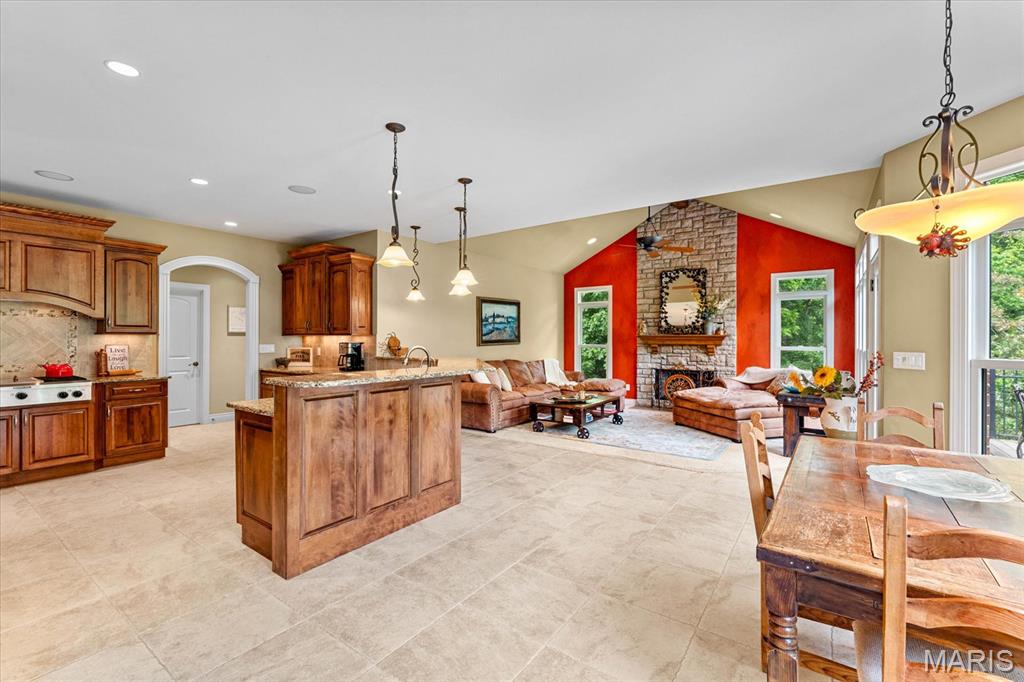 Godfrey, Illinois 62035, United States, 5 Bedrooms Bedrooms, ,6 BathroomsBathrooms,Residential,Active,141024