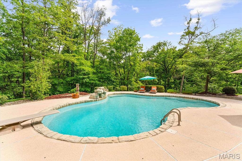 Godfrey, Illinois 62035, United States, 5 Bedrooms Bedrooms, ,6 BathroomsBathrooms,Residential,Active,141024