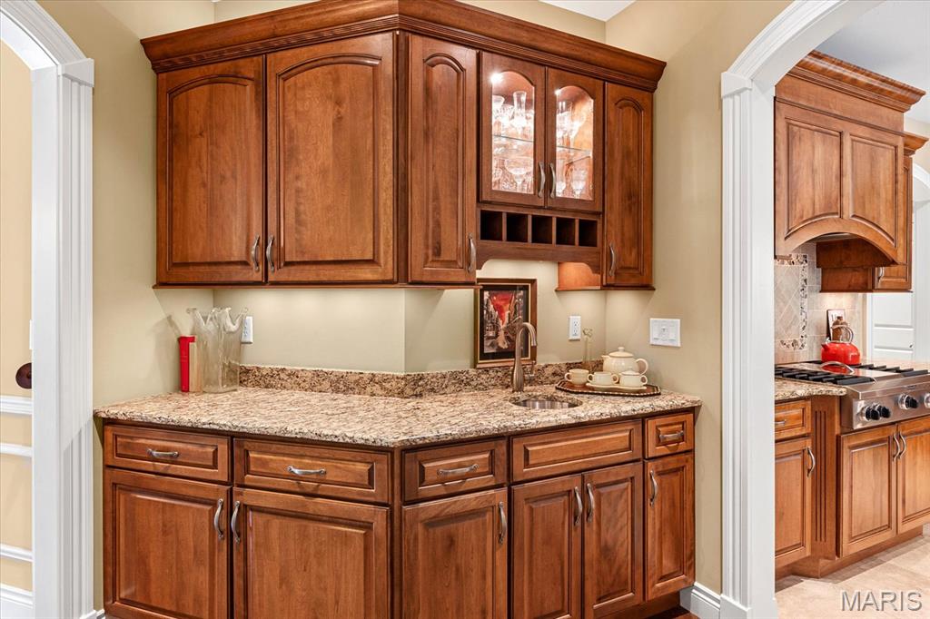 Godfrey, Illinois 62035, United States, 5 Bedrooms Bedrooms, ,6 BathroomsBathrooms,Residential,Active,141024