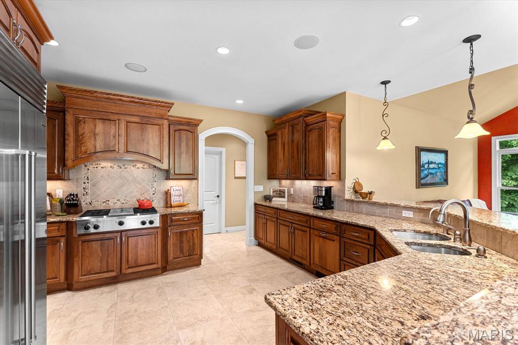 Godfrey, Illinois 62035, United States, 5 Bedrooms Bedrooms, ,6 BathroomsBathrooms,Residential,Active,141024