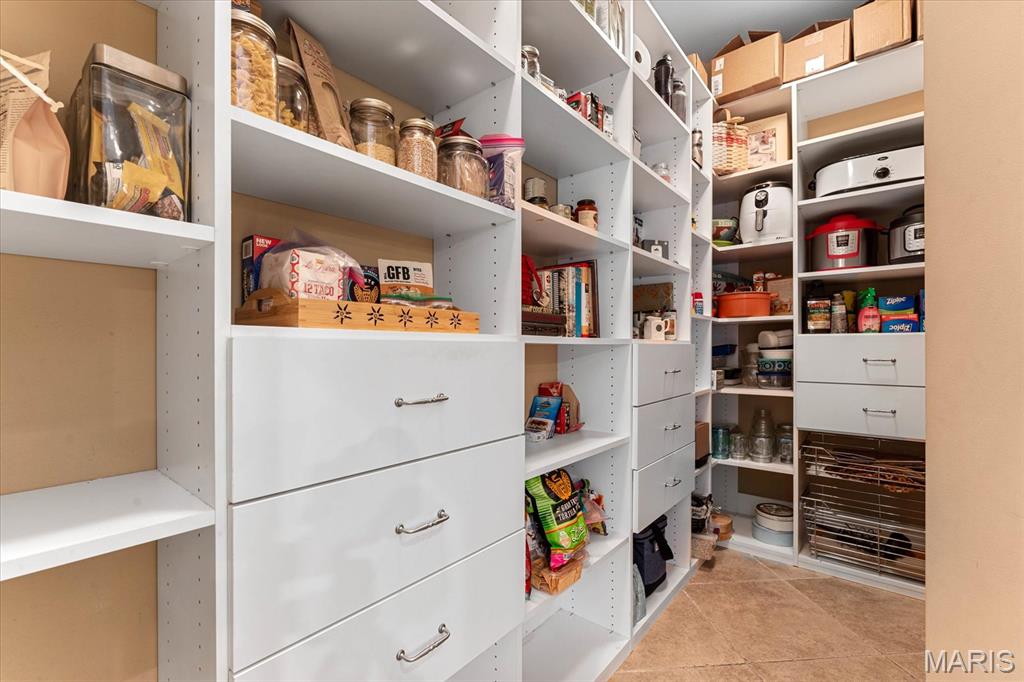 Godfrey, Illinois 62035, United States, 5 Bedrooms Bedrooms, ,6 BathroomsBathrooms,Residential,Active,141024