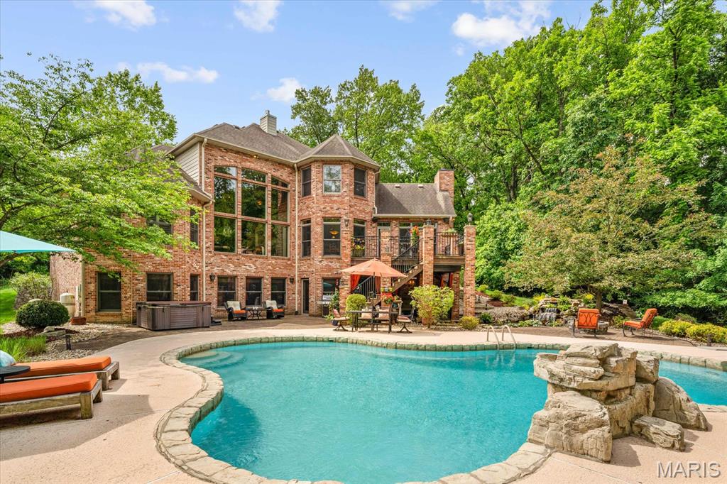 Godfrey, Illinois 62035, United States, 5 Bedrooms Bedrooms, ,6 BathroomsBathrooms,Residential,Active,141024