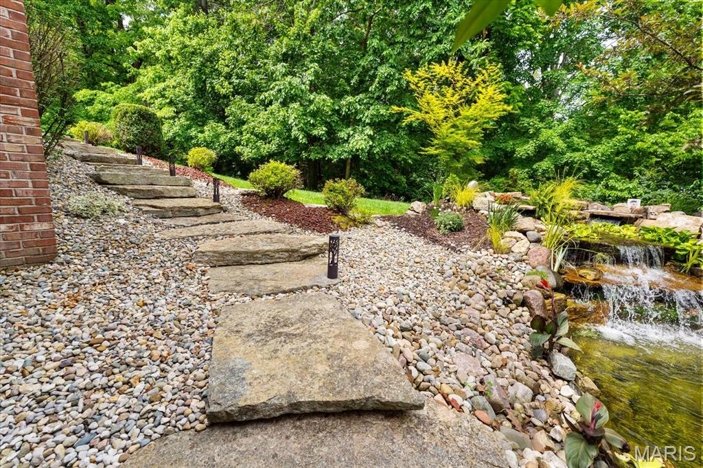 Godfrey, Illinois 62035, United States, 5 Bedrooms Bedrooms, ,6 BathroomsBathrooms,Residential,Active,141024