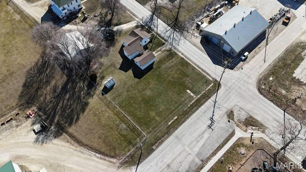 106 E BENSON ST, PITTSFIELD, IL 62363 - Image 02cb4bdc2b8e56e71fadc8e5521286a8/987075388