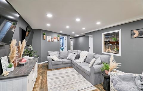 Tiny photo for 6 Crow Court, Troy, MO 63379 (MLS # 26012458)