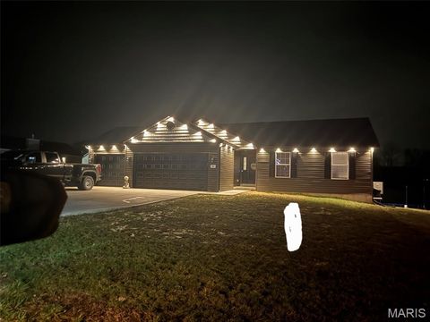 Tiny photo for 6 Crow Court, Troy, MO 63379 (MLS # 26012458)