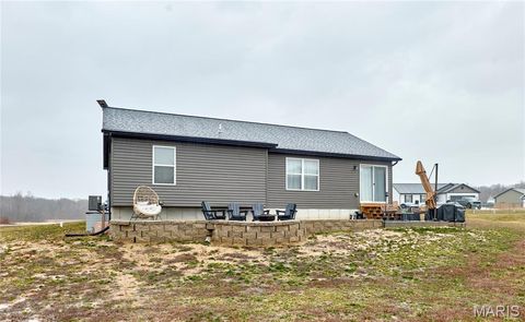 Tiny photo for 6 Crow Court, Troy, MO 63379 (MLS # 26012458)