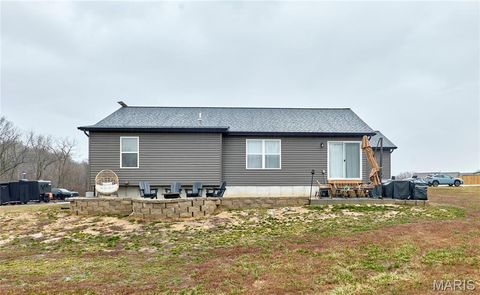 Tiny photo for 6 Crow Court, Troy, MO 63379 (MLS # 26012458)