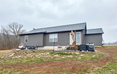 Tiny photo for 6 Crow Court, Troy, MO 63379 (MLS # 26012458)