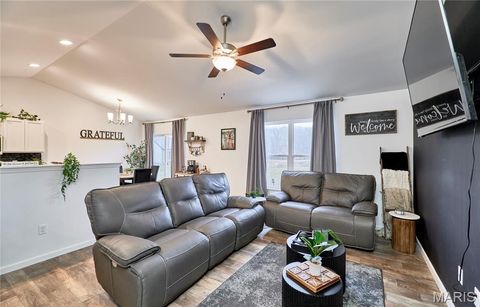 Tiny photo for 6 Crow Court, Troy, MO 63379 (MLS # 26012458)