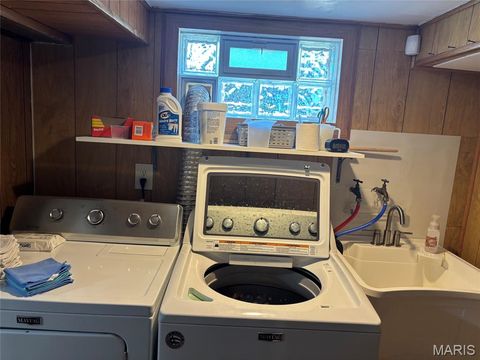 Tiny photo for 600 Kayser Avenue, Unincorporated, MO 63125 (MLS # 26028971)