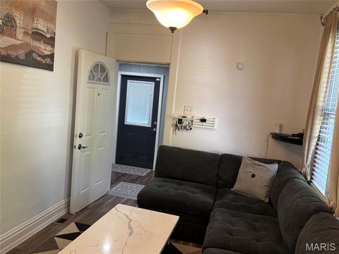 Tiny photo for 600 Kayser Avenue, Unincorporated, MO 63125 (MLS # 26028971)