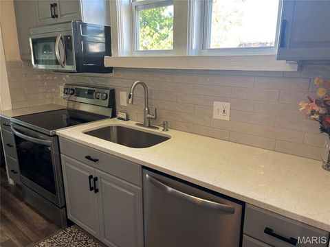 Tiny photo for 600 Kayser Avenue, Unincorporated, MO 63125 (MLS # 26028971)