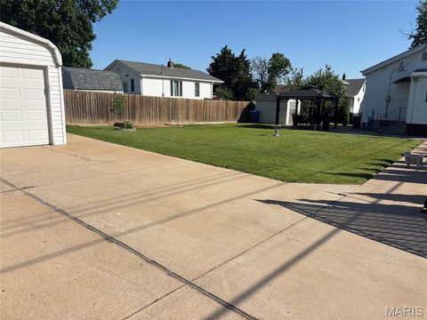 Tiny photo for 600 Kayser Avenue, Unincorporated, MO 63125 (MLS # 26028971)