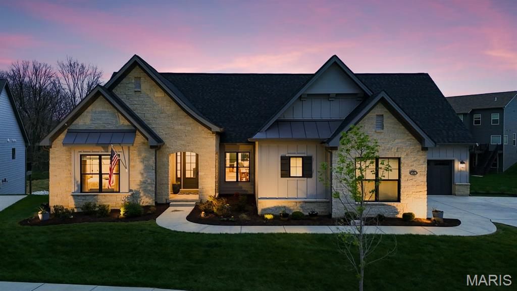 Photo of 1228 Gooseberry Lane, Chesterfield, MO 63005 (MLS # 26014256)