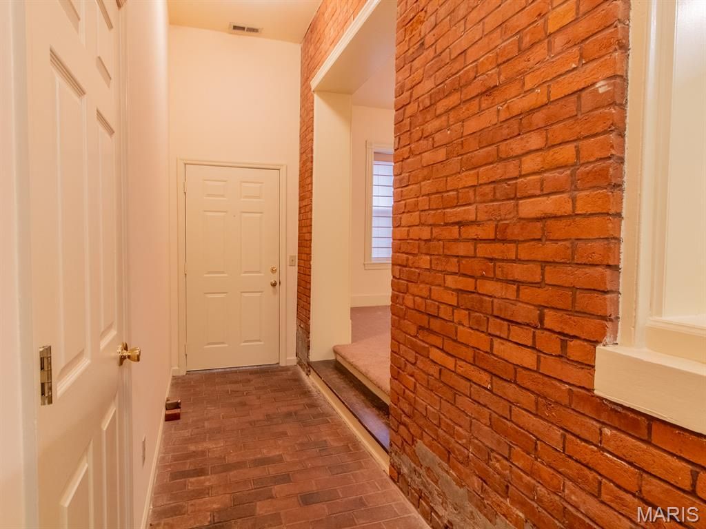 Photo of 2023 Menard Street, St Louis, MO 63104 (MLS # 25072064)