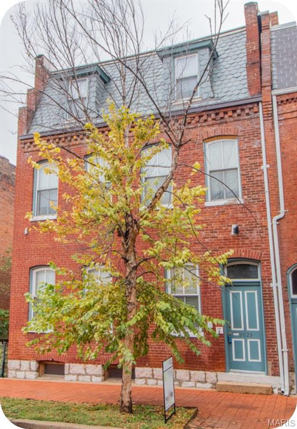 Photo of 2023 Menard Street, St Louis, MO 63104 (MLS # 25072064)