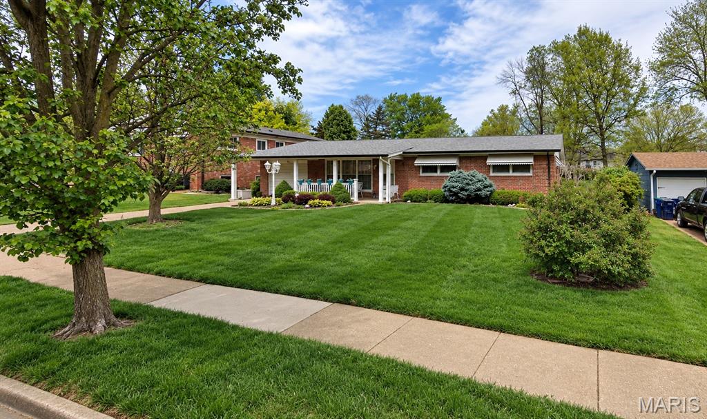 Photo of 615 Fox Creek Court, Crestwood, MO 63126 (MLS # 26067550)