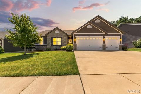 Photo of 1802 Barclay Trail Drive, Wentzville, MO 63385 (MLS # 26040994)