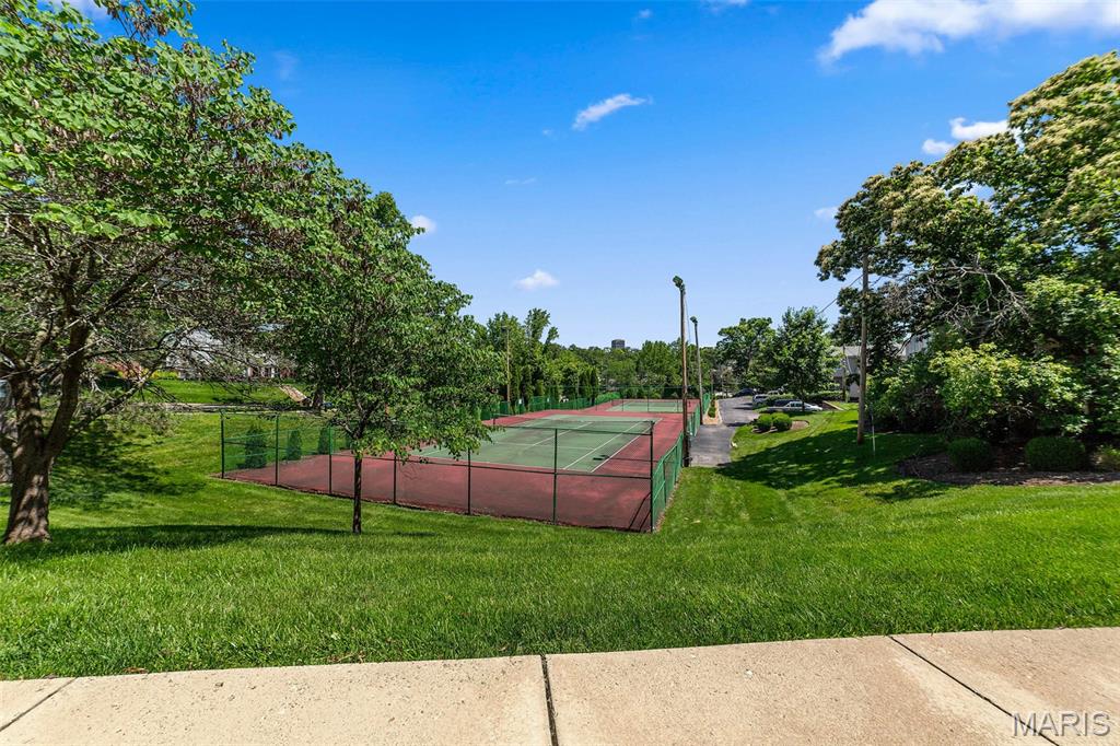 Brentwood Forest Condo Ph Six - Residential