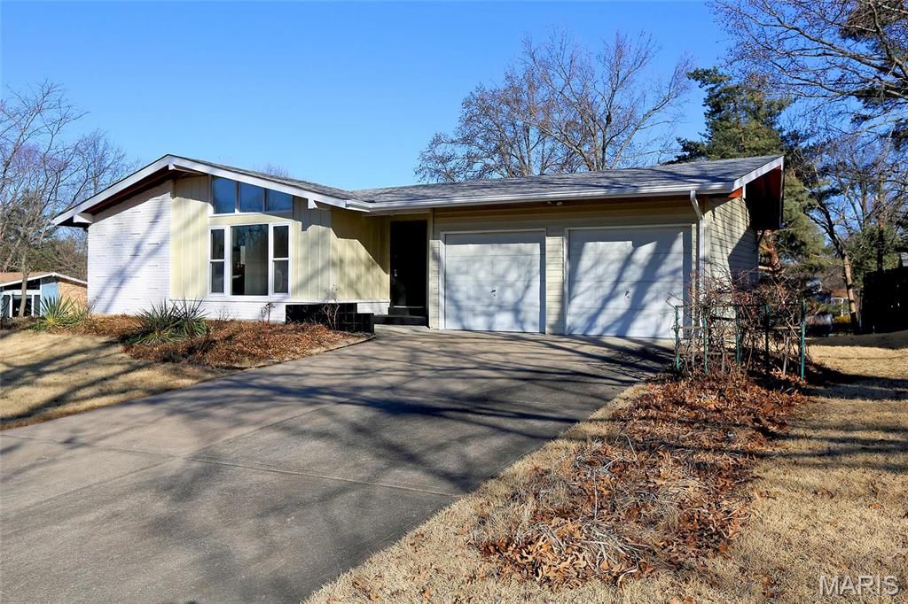 Photo of 11151 Glacier Drive, Unincorporated, MO 63146 (MLS # 26019497)