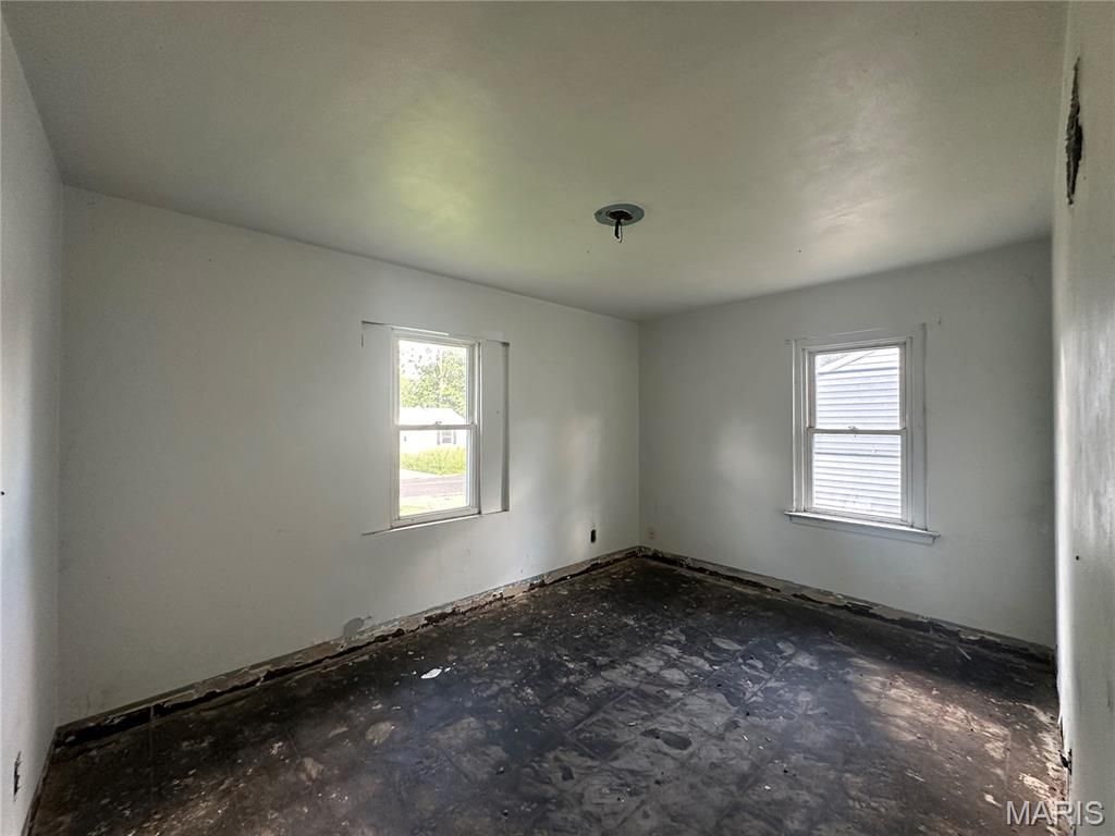 Photo of 9833 Dennis Drive, Riverview, MO 63136 (MLS # 25079199)