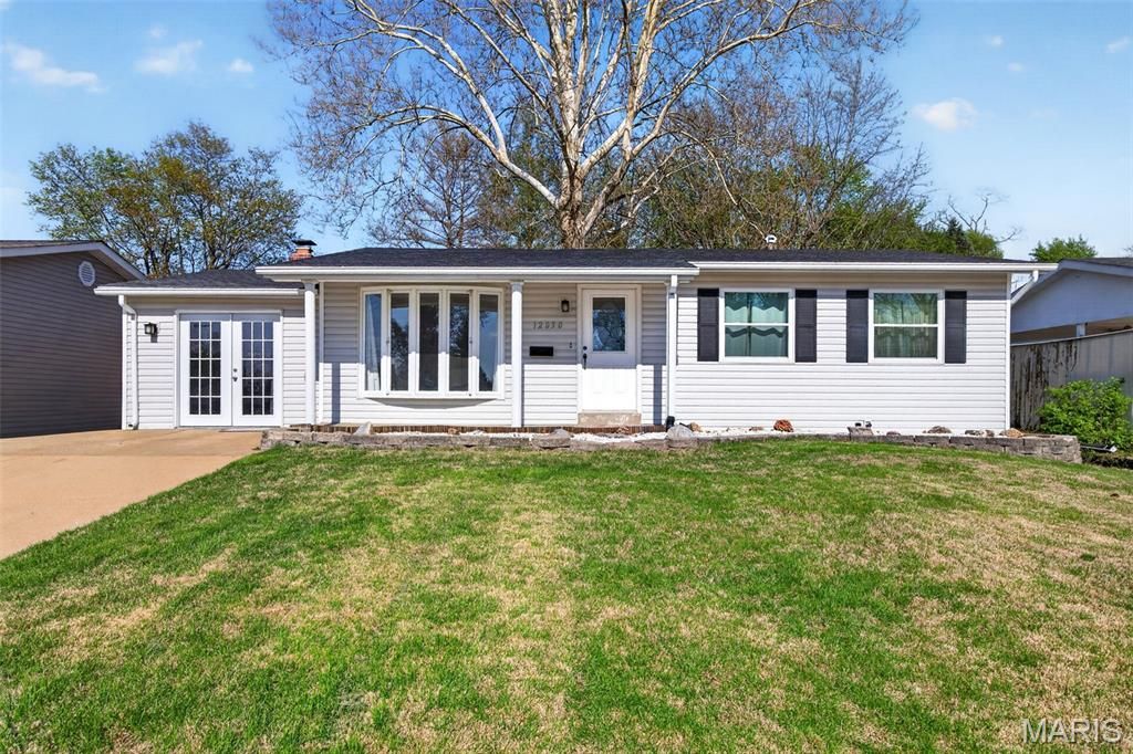 Photo of 12030 Bennington Place, Maryland Heights, MO 63043 (MLS # 26021227)