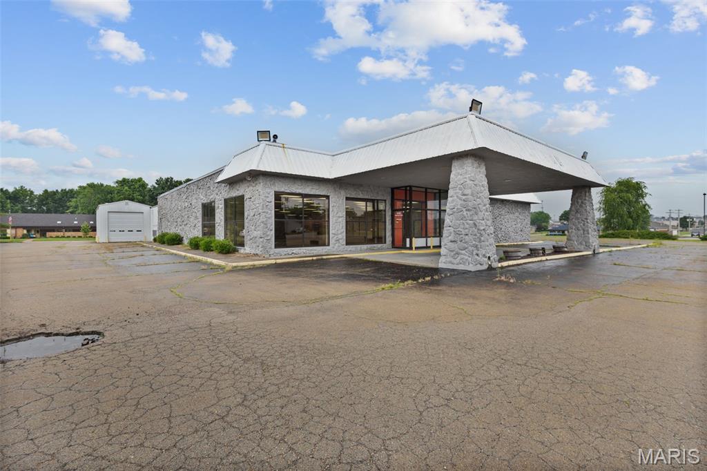 Pointe Basse - Commercial Sale