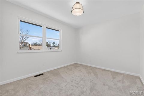 Tiny photo for 1061 Summer Tree Drive, Ballwin, MO 63011 (MLS # 26000805)