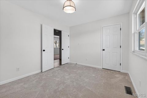 Tiny photo for 1061 Summer Tree Drive, Ballwin, MO 63011 (MLS # 26000805)