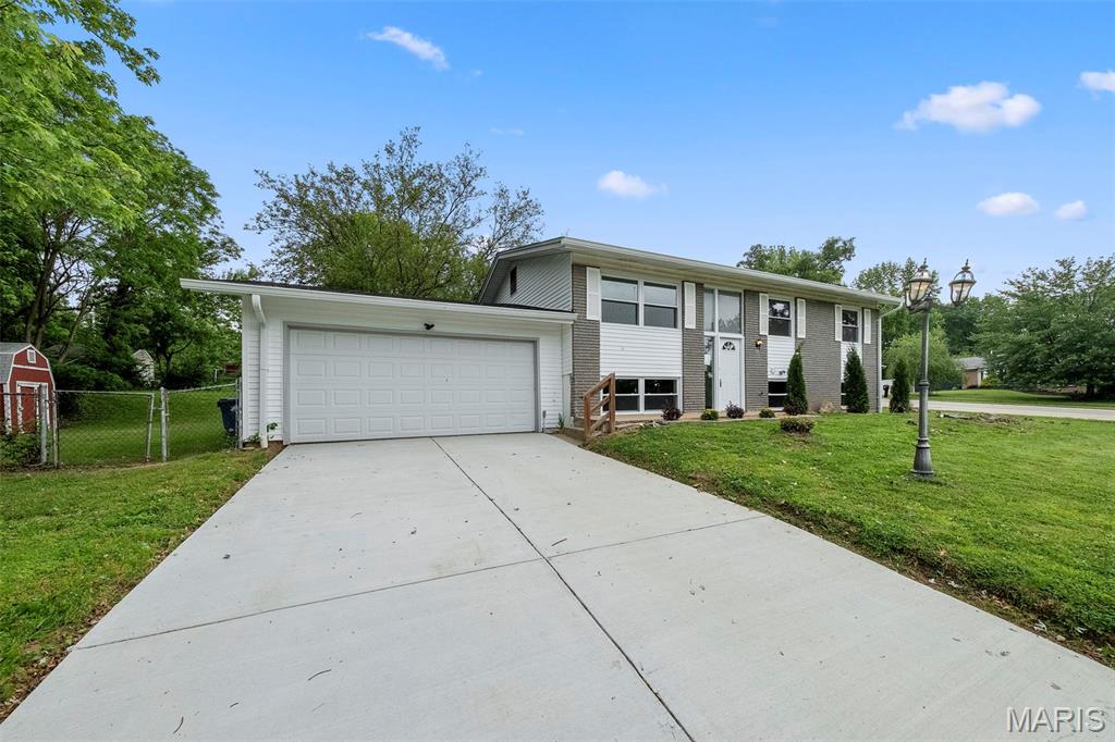 11605 Oakbury Court