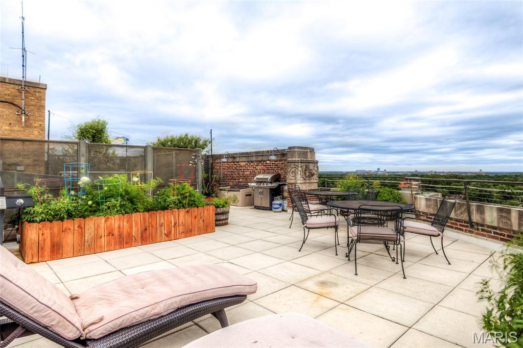 South Side Tower Condo - Residential