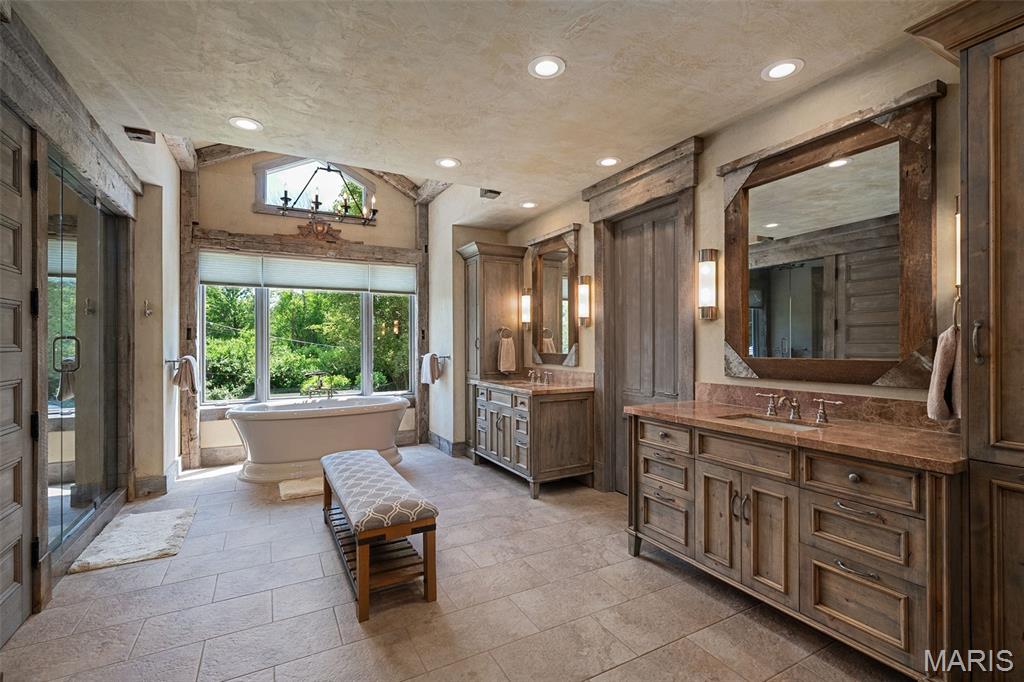 Ballas Courts - Residential