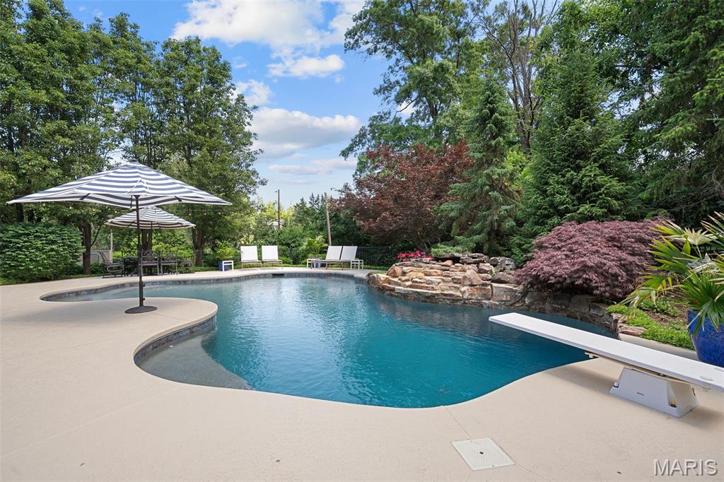 Ballas Courts - Residential