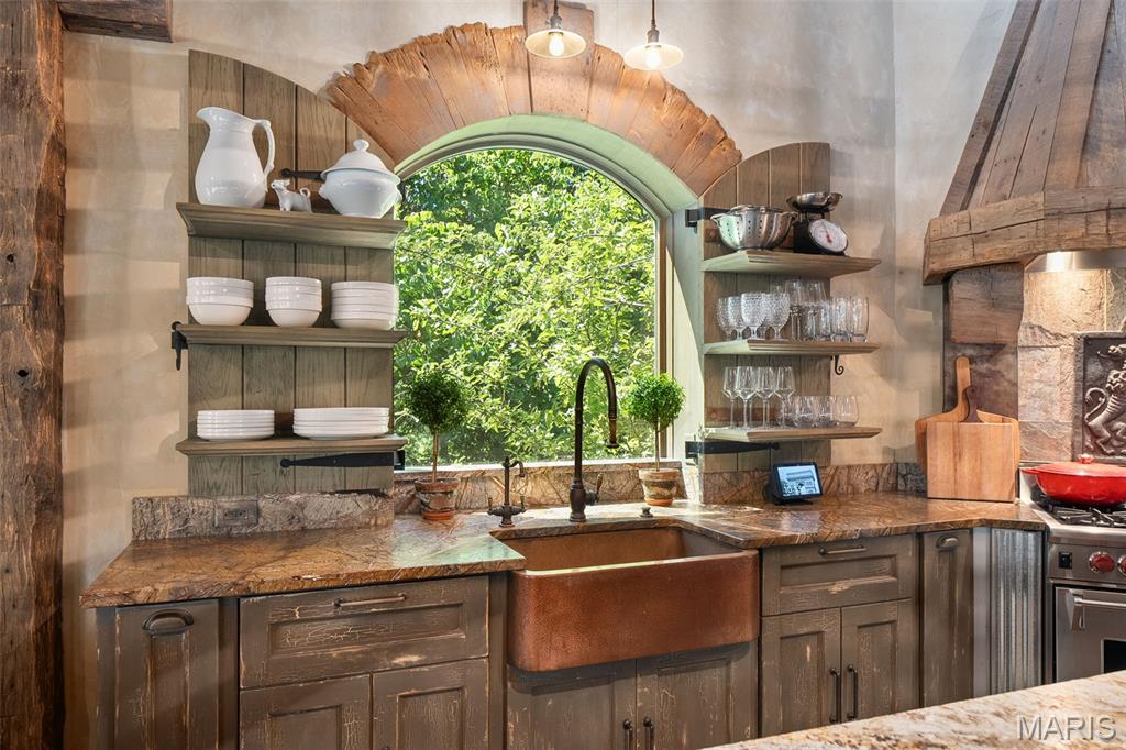 Ballas Courts - Residential