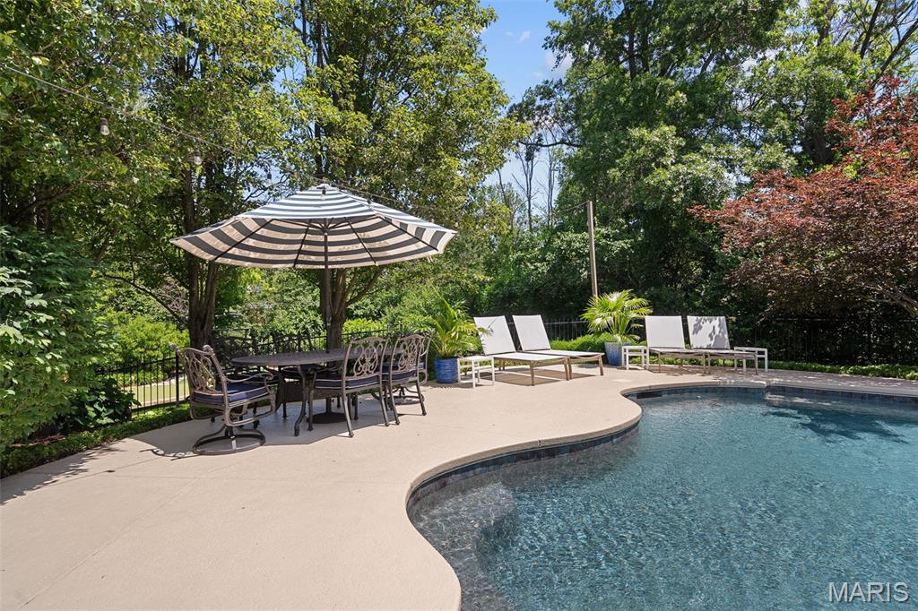 Ballas Courts - Residential