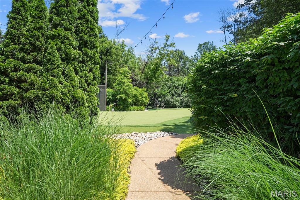 Ballas Courts - Residential