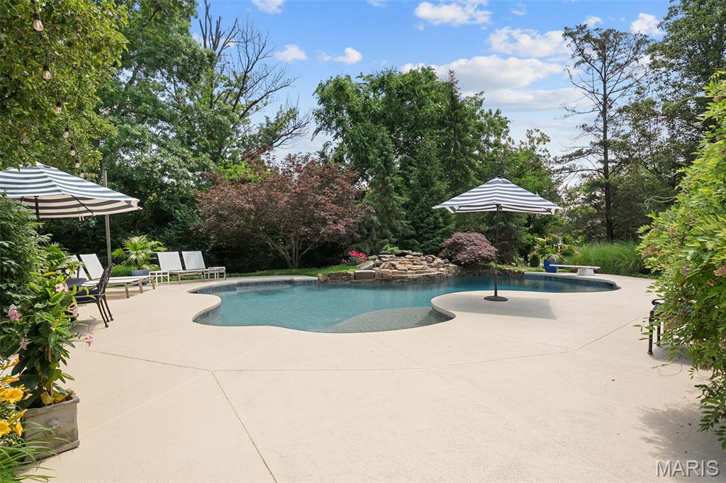 Ballas Courts - Residential