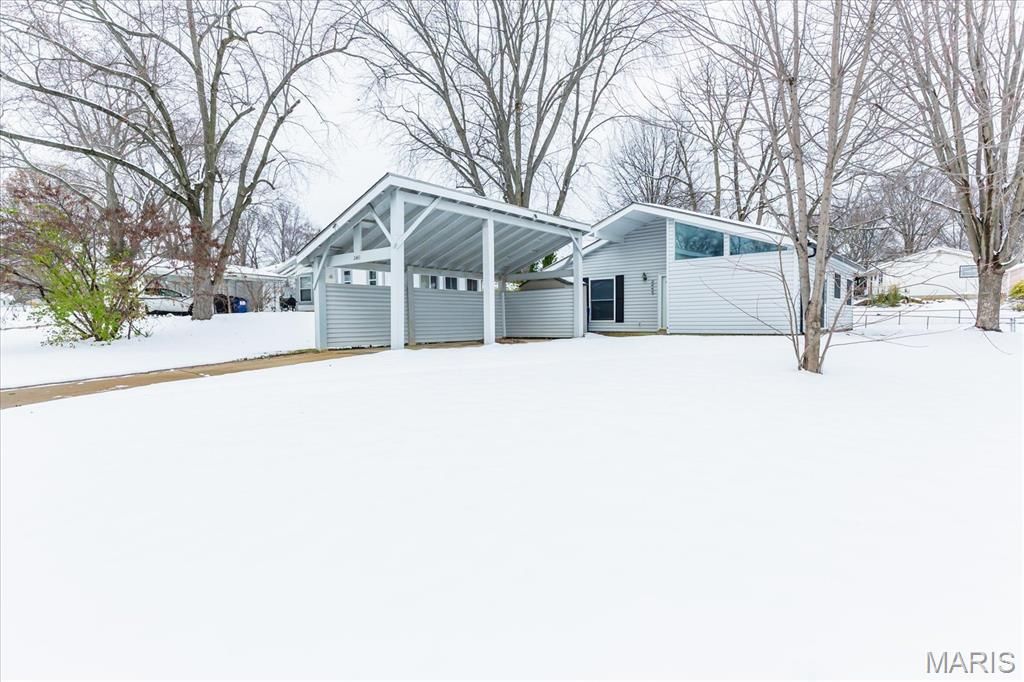 Photo of 2443 Blue Heron Drive, Florissant, MO 63031 (MLS # 25079727)