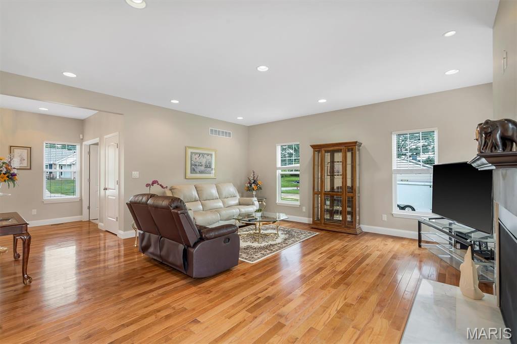 306 Essen Lane