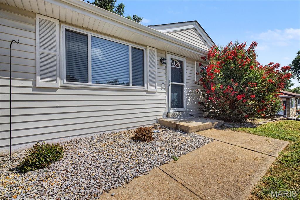 Photo of 143 Bertrand Drive, St Louis, MO 63129 (MLS # 26055101)