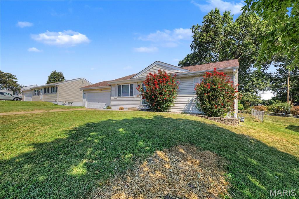 Photo of 143 Bertrand Drive, St Louis, MO 63129 (MLS # 26055101)