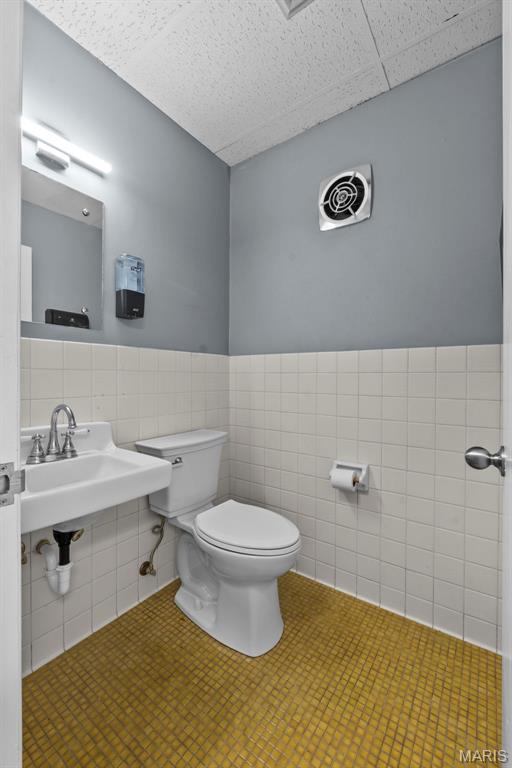 Hillcrest Manor - Commercial Sale