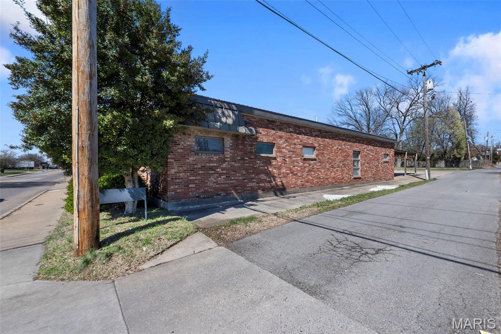 Hillcrest Manor - Commercial Sale