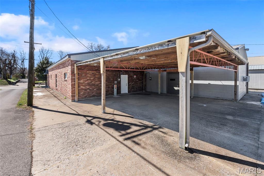 Hillcrest Manor - Commercial Sale