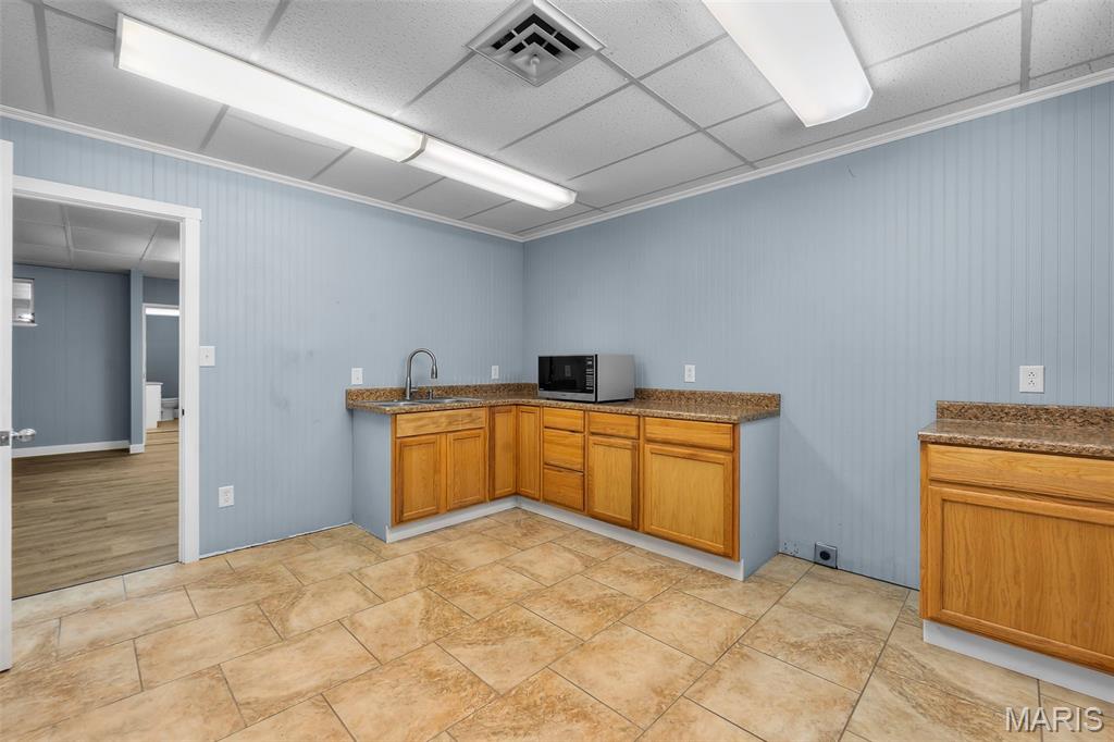 Hillcrest Manor - Commercial Sale