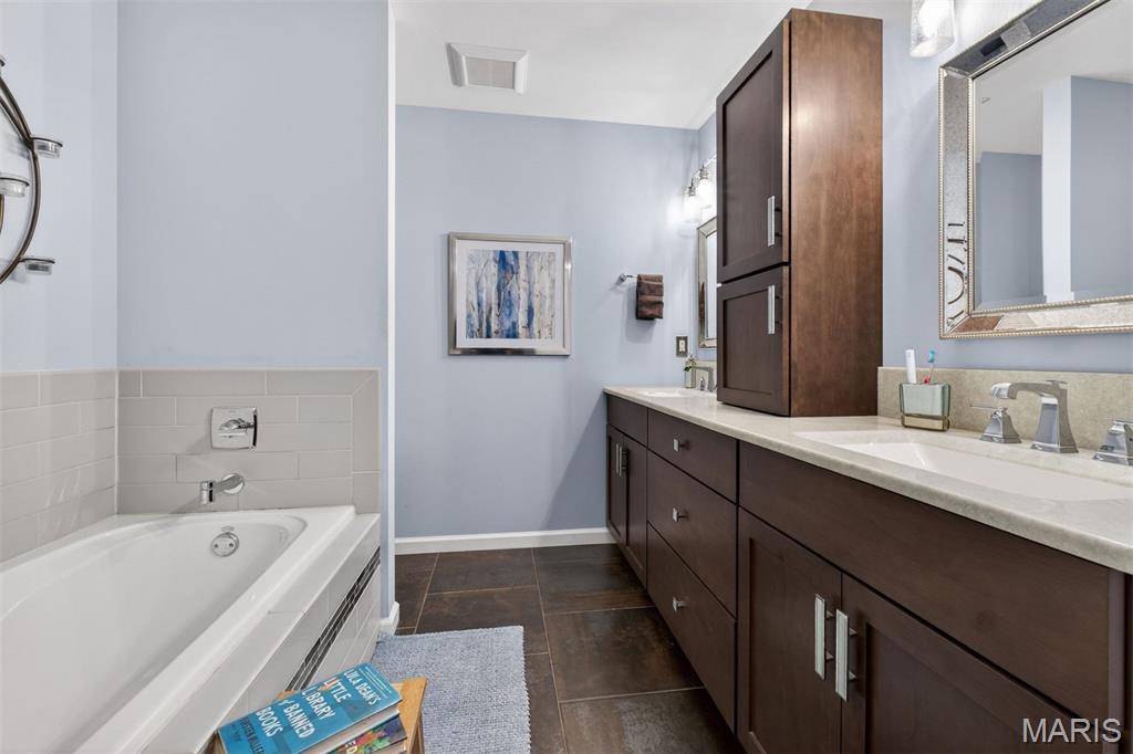 Autumn Lakes Eight Condo - Residential